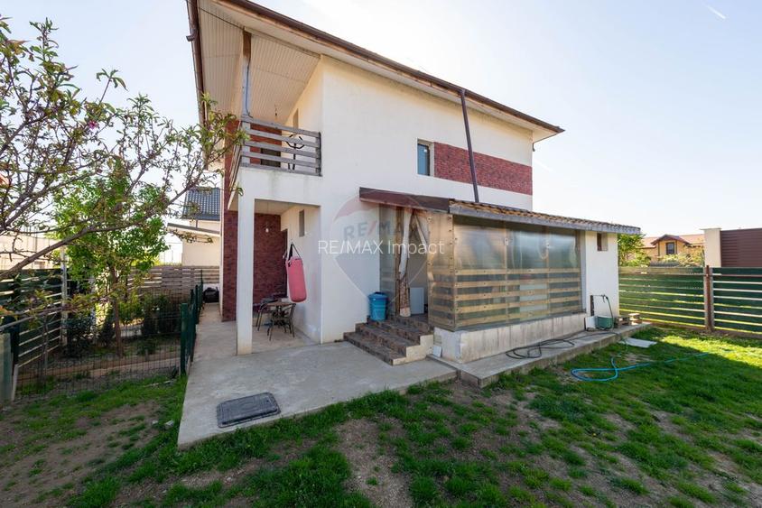 Casa cu 5 camere de vanzare Joita - 2