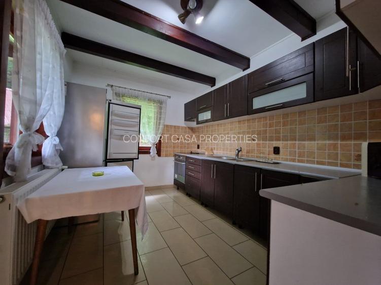 Complex Turistic - 900 mp utili -  teren 3000 mp - Piscina - zona turistica - 30