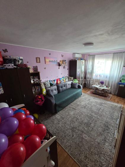 Dacia, apartament 2 camere decomandat et.4 - 18