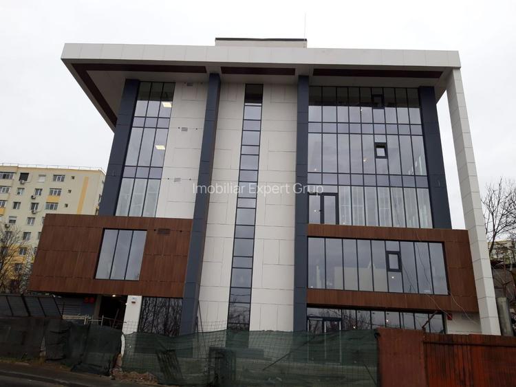 Pantelimon Piata Delfinului Imobil S+P+4 Comercial si Birouri pt Clinica Scoala - 2