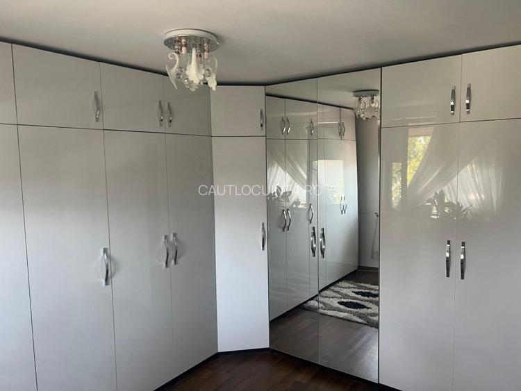 Casa cu 3 dormitoare + Living + Mansarda amenajata - 15 min Metrou - 11