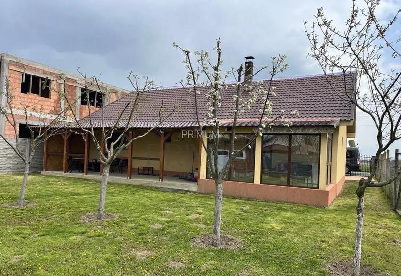 Casa individuala - partial mobilata - teren 660 mp - 8