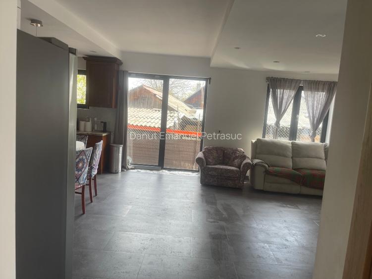 Casă de vânzare de 310 mp în Rădăuți! - 2