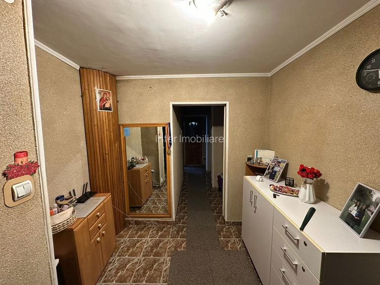 Apartament 3 camere decomandat etajul 3/4 COD : 161608 - 2