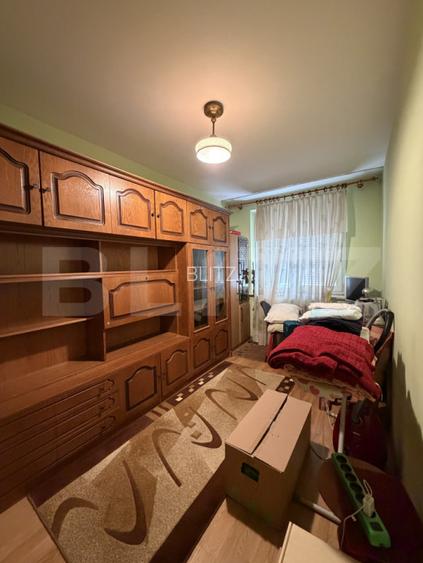 Apartment 4 camere, et. 1, Calea Severinului/ Scoala Decebal - 14