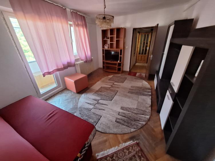 300euro!!!Ap cu 3 camere Zona Dacia