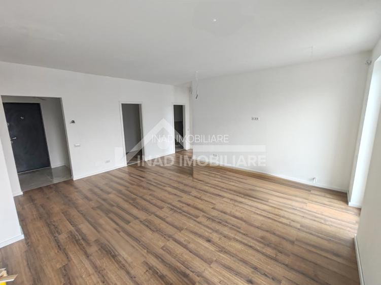 Apartament 3 camere, 2 bai, terasa 20mp, parcare, zona Strazii Decebal - 3