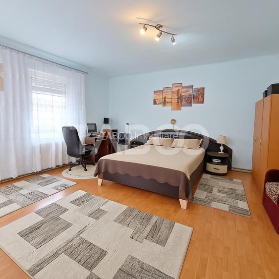 Casa de vanzare Vasile Aaron 3 camere si teren / curte comuna 1 vecin - 4