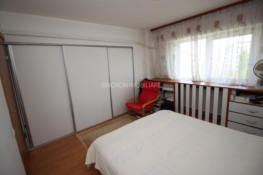 Crângași - Ceahlău, living 31 mp, dormitoare de 14 și 12 mp, centrală proprie - 10