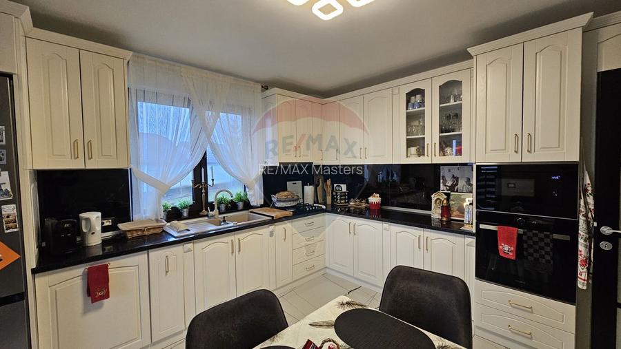 Casă / Vilă de lux, Moara Nica, Suceava - 25