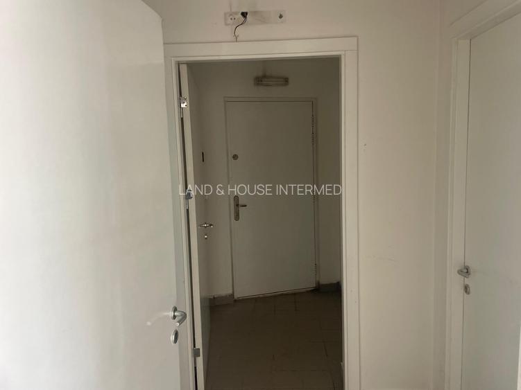 SPAȚIU DE BIROURI DE ÎNCHIRIAT - ACCES DIRECT DIN DN1, PARTER, TOATE UTILITĂȚILE - 12