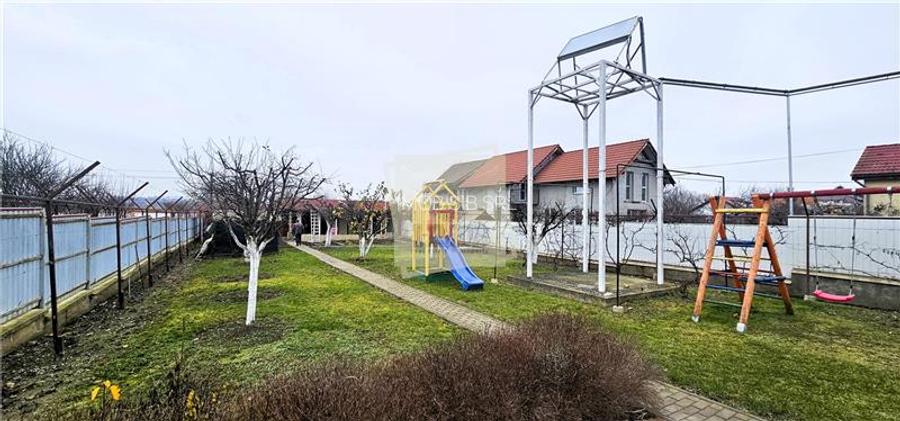 Vila spatioasa 360mp | 8 camere | 5 bai | garaj | curte | filigorie | Sibiu - 24