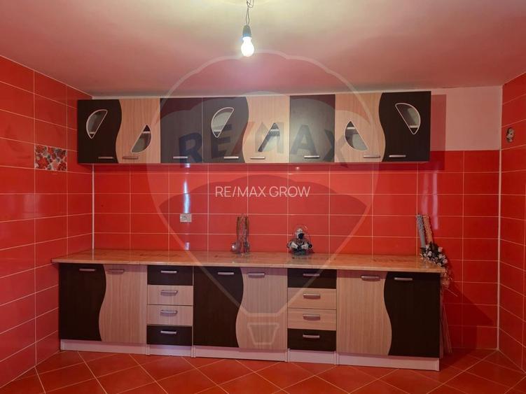 De vanzare casa solida cu teren generos si acces facil Lespezi Bacau - 4