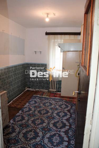 Apartament 3 camere decomandat de 61 mp 2 bai la parter cartier Favorit - Roman - 3