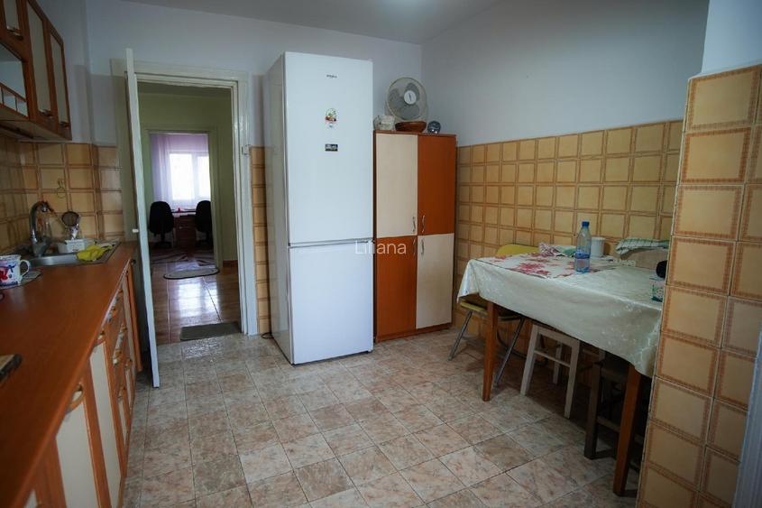 Apartament 4 camere decomandat, Botosani, Bulevardul George Enescu, ultracentral - 5