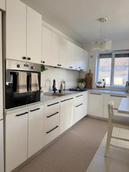 Apartament de 60 mp utili+2 balcoane, etaj 1,parcare,zona Kik - 12