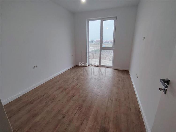 Duplex 5 camere - despartit prin camera tehnica - langa 4 benzi - 6