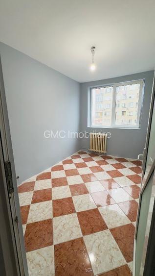 De vanzare  apartament 3 camere Zona Apusului/Gorjului - 7