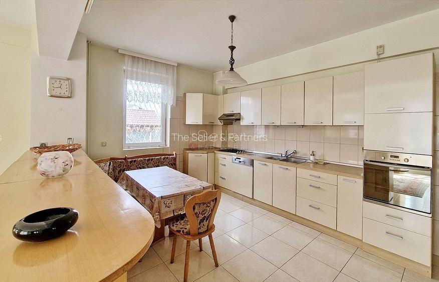 Suprafata Generoasa Acces Facil - 3