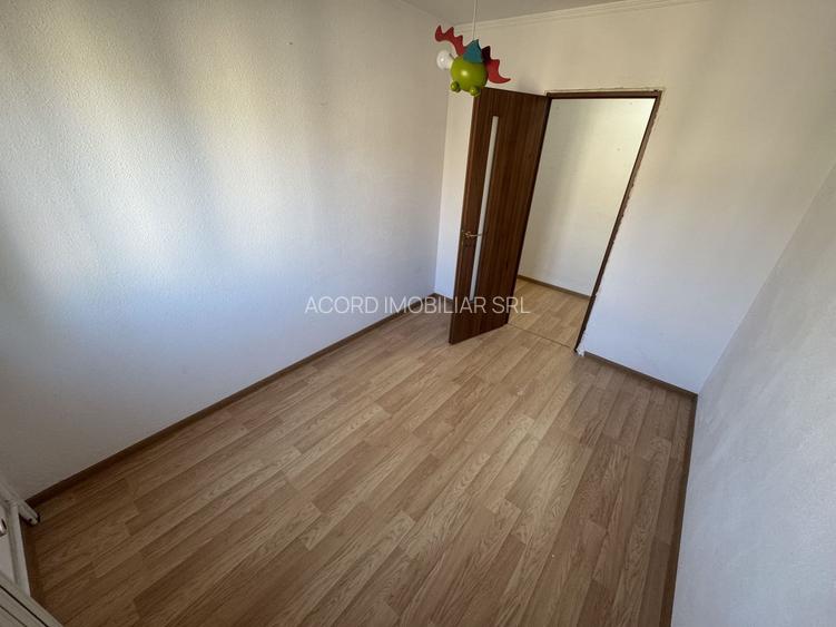 Apartament 3 camere zona Km 4 5 - 4