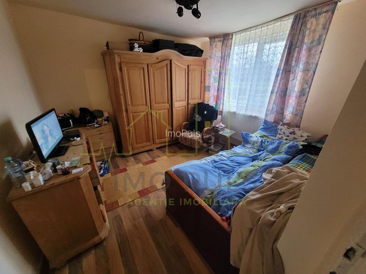 Casa in Ronat compartimentata in 2 apartamente cu intrari separate - 10