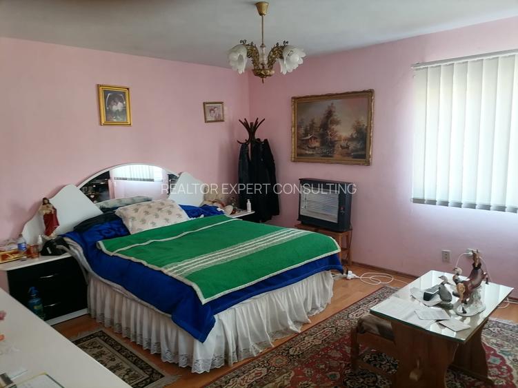 Vila S+P+1, cu teren mare, situata central in Eforie Sud, ideal pensiune. - 10