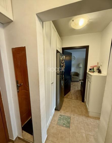 Apartament 2 camere lângă Piața Victoriei – bloc retras, zonă liniștită - 7