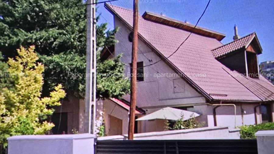 Vila de vanzare ultracentral Focsani, strada N . Titulescu, nr 2 bis - 15