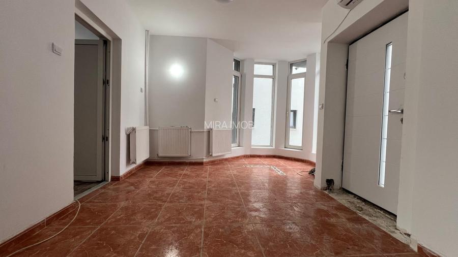 Clădire comercială D+P+2E, 575 mp, teren 500 mp – Chiajna (Roșu),  Bd. Uverturii - 3