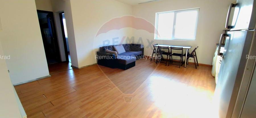 Apartament cu 3 camere, curte și loc de parcare zona Alfa - 3