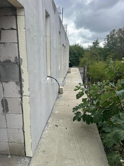 2 Mai - la 4 minute de plaja - pensiune 8 camere, finalizata 60% - 19