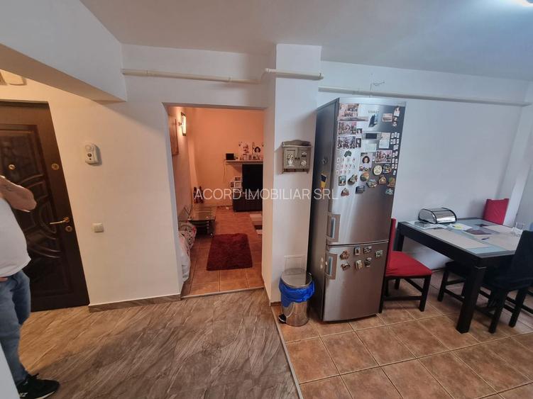 KM 4-  apartament 3 camere decomandat finisat modern - 13