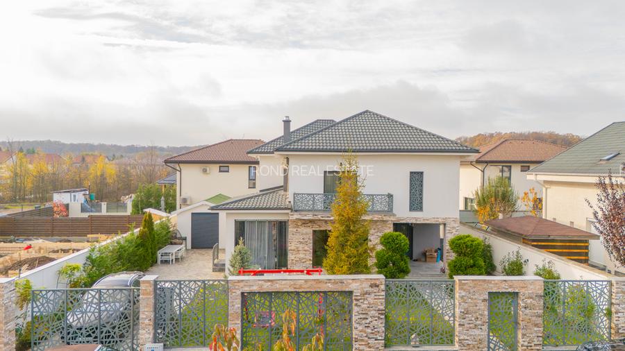 Locuinta construită pentru a fi locuită, nu doar admirată, complet mobilata - 4