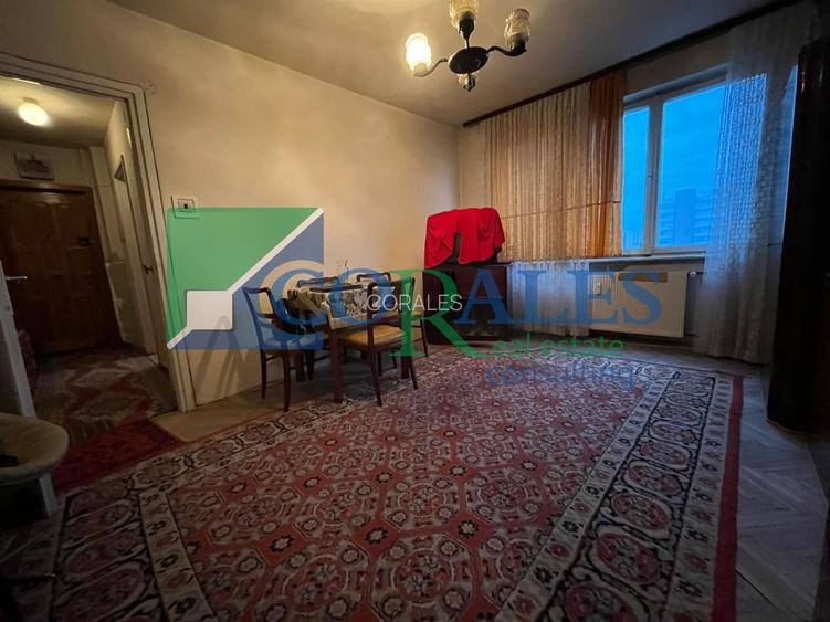 3 camere - vedere pe 2 parti. LIFT! - 4