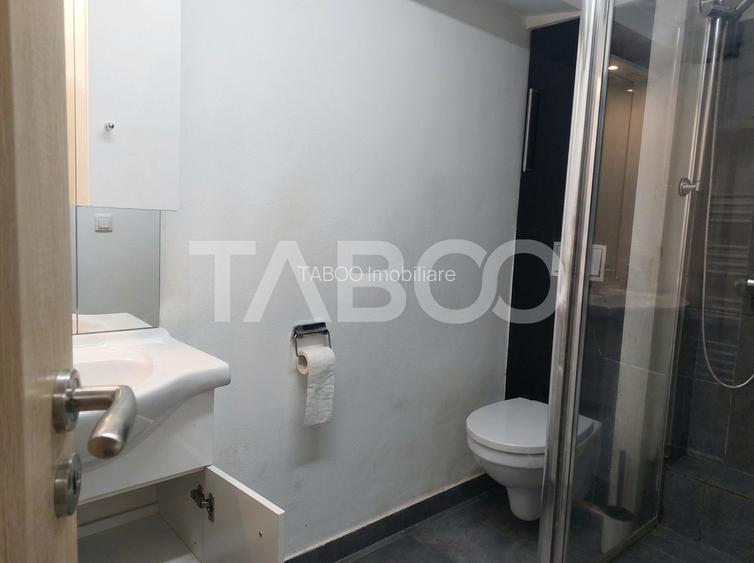 Apartament renovat complet 47 mp 3 camere str Tesatorilor Cisnadie - 8