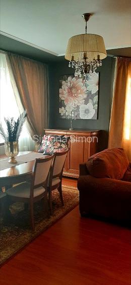 Vila spatioasa,  cu piscina si gradina matura  - 2