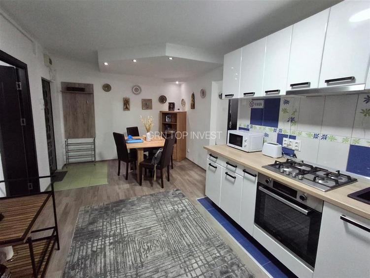 Apartament 3 camere decomandat balcon pivnita zona Vasile Aaron - 15