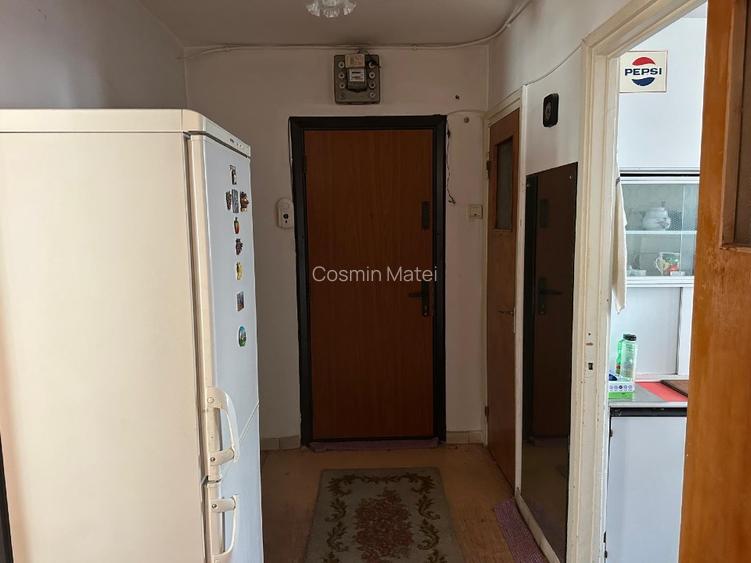 De vanzare Apartament cu 4 camere, decomandat. - 4