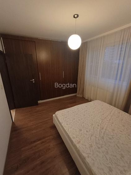 proprietar , vand apartament cu 2 camere torontalului,iris3 si loc de parcare - 4