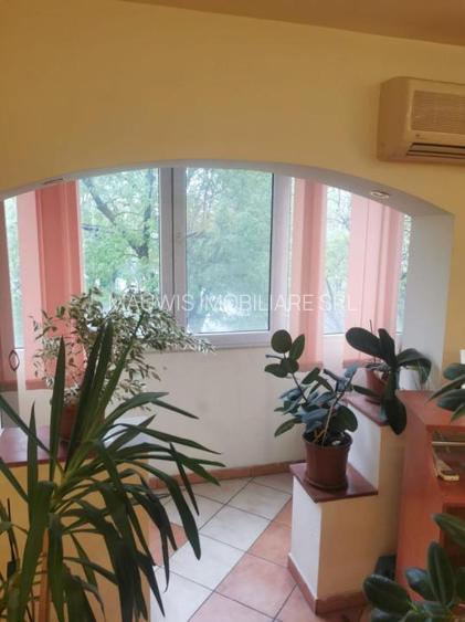Vand apartament 3 camere pe Prelungirea Ferentari - 2