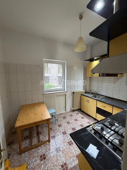 Piata Victoriei, aproape metrou, parter de bloc D+P+3, birouri sau locuinta - 6