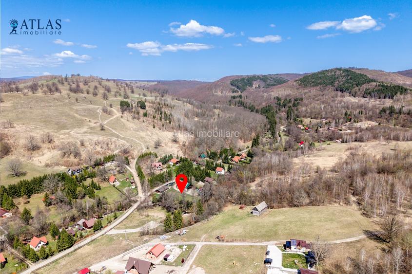 Vile turistice, locație montană superbă, la marginea pârâului,  2600 mp teren - 37