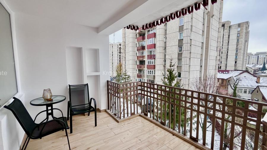 Apartament modern cu 3 camere in zona centrala  - 19