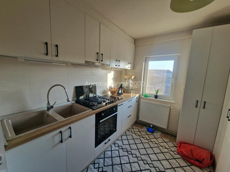 zona Aradului bloc izolat termic, foarte bine impartit, pe doua parti,  mobilat - 11