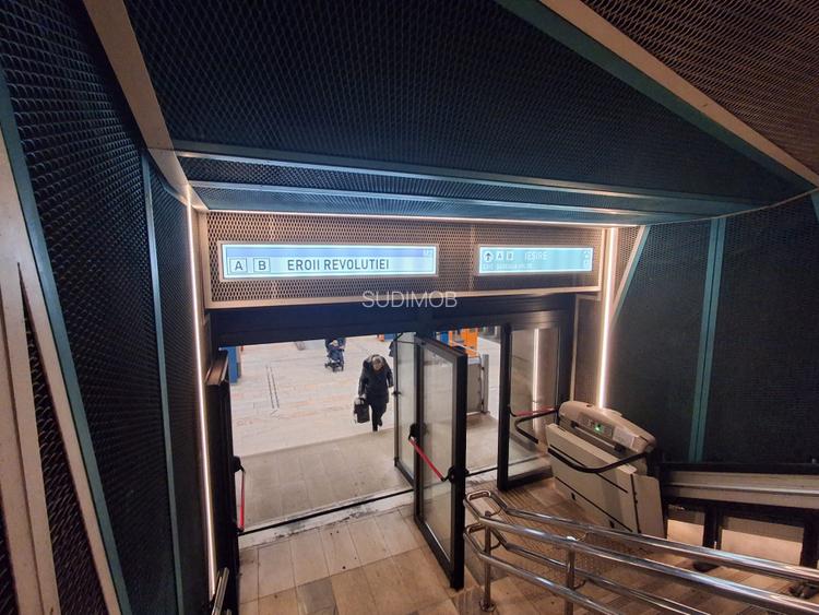 Metrou Eroii Revolutiei 2 camere mobilat si utilat. - 12