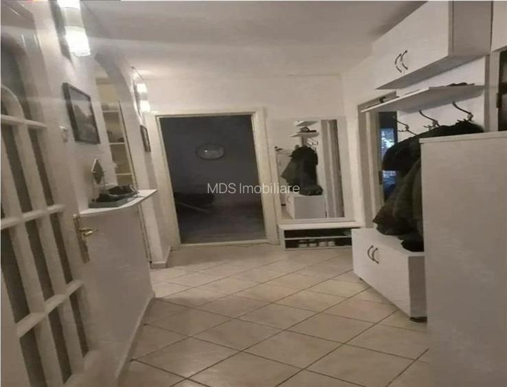 Decomandat la etajul 2 cu 2 bai si 3 balcoane - 2