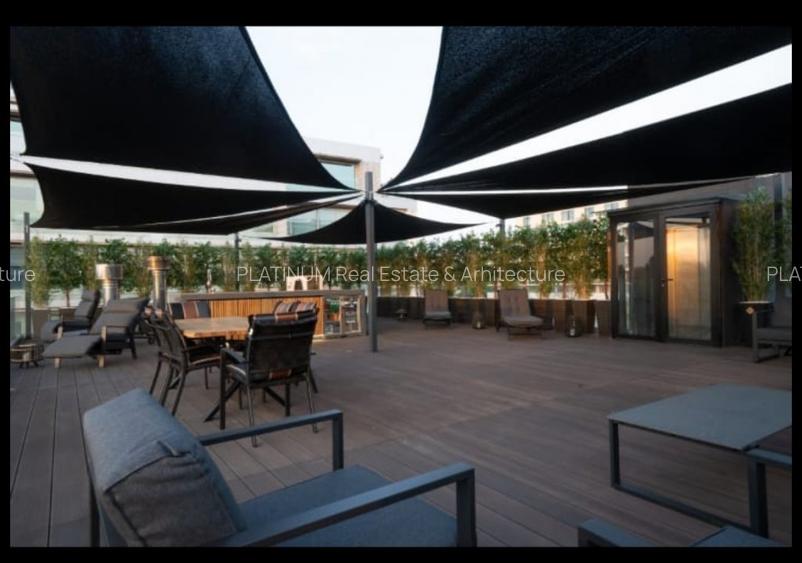 Luxury Lakeside Living: Turnkey villa with Outdoor Pool and Stunning View  - 17