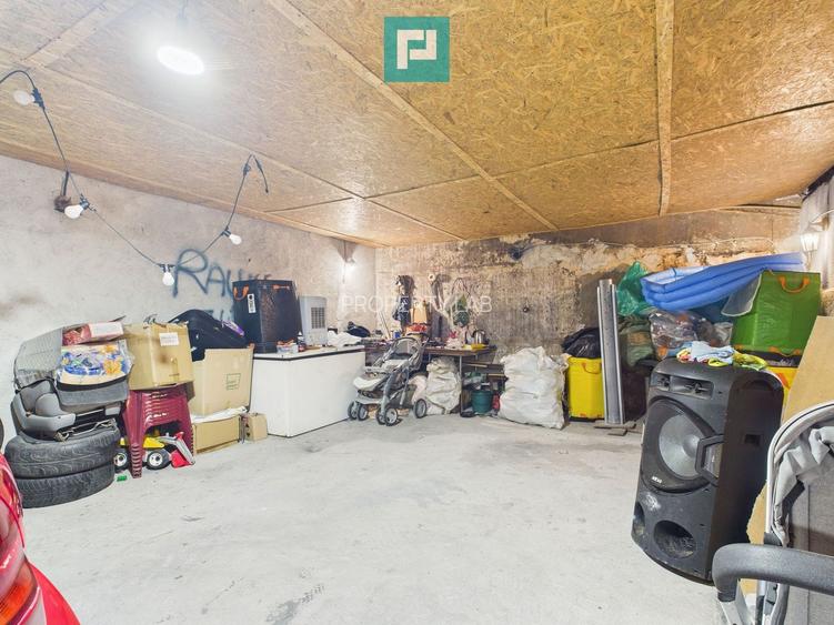 Două case, curte mare, lângă Castelul Corvinilor - 41