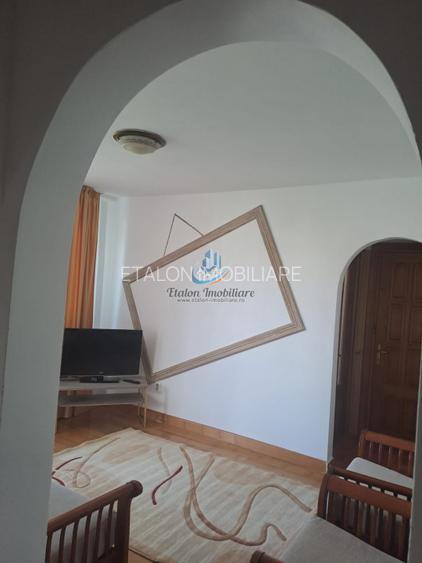Apartament 4 camere semidecomandat, 1 baie, Piata Darmanesti - 9