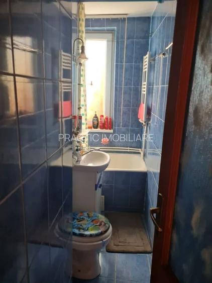 Apartament cu 3 camere in Micro 19 - 7